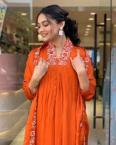Beautiful Cotton Fabric Kurti Pant With Malmal Dupatta(Orange)